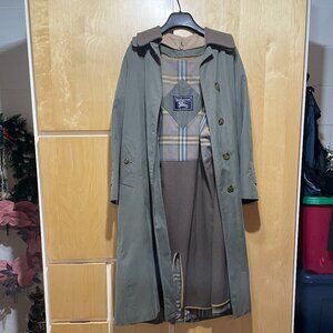 Vintage Classic Burberry Khaki/Olive Trench with Wool Detachable Liner Size 42